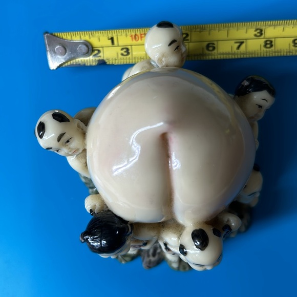 🖤Artisan Signed Vtg Chinese Resin 2.75” Figurine 6 Kids Holding Longevity Peach - Picture 10 of 13